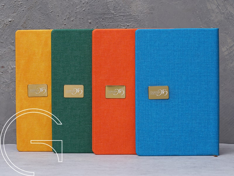 سررسید اروپایی لب رنگی طلایی